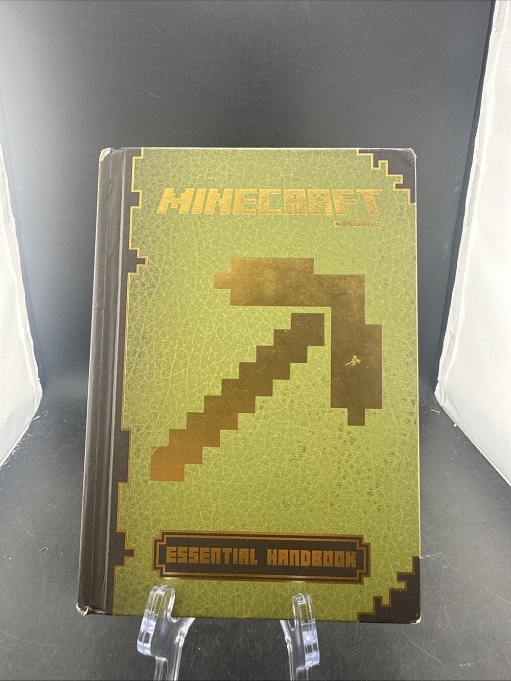 Minecraft Essential Handbook by Stephanie Milton, Paul Soares and Jordan...